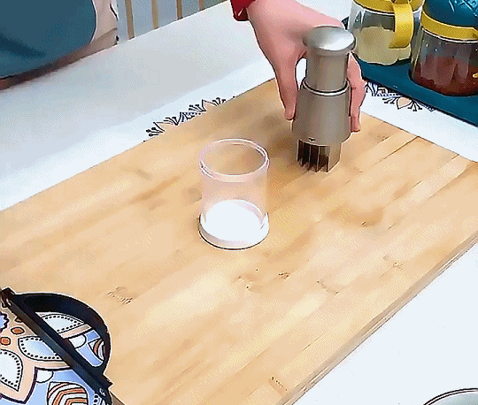 你看過這種搗蒜泥#不銹鋼拍拍刀嗎? 蒜泥辣椒都能拍,3秒速切拍拍刀 你看過這種搗蒜泥#不銹鋼拍拍刀嗎? 蒜泥辣椒都能拍,3秒速切拍拍刀