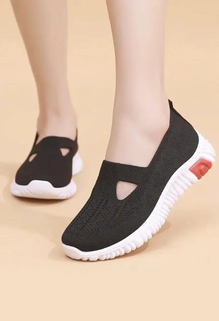 中老年健步鞋，婆婆穿上絕對不想脫！專為中老年設計，透氣不悶，輕盈如羽，舒適度破表！防滑防摔倒，暴走一整天都不累腳